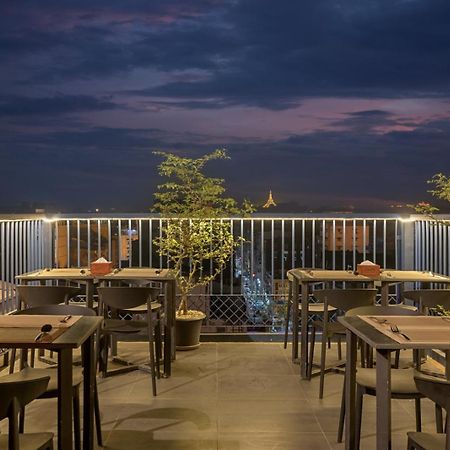 Hotel Balmi Rangoon Buitenkant foto